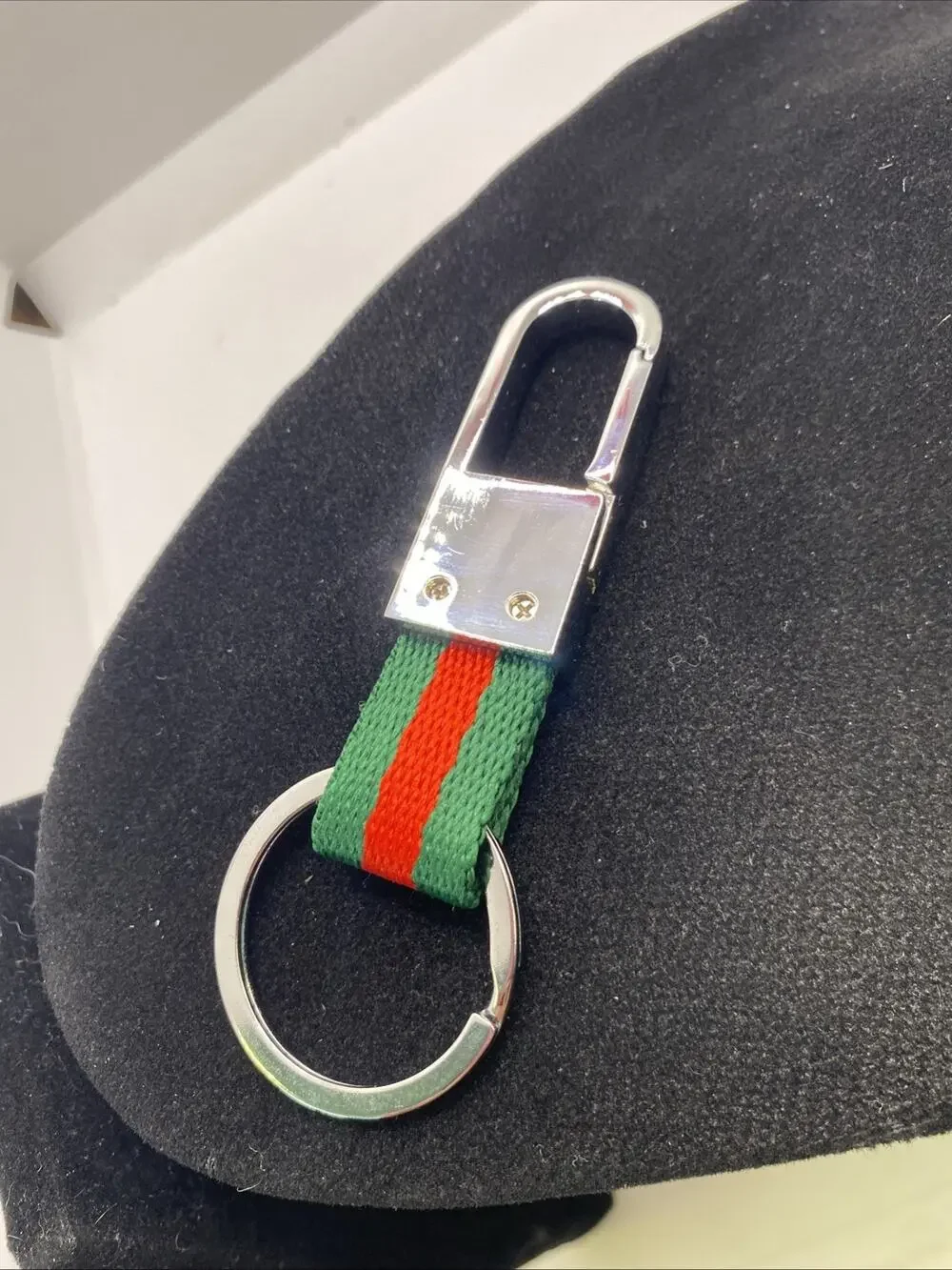 Vintage Unbranded Red Green Keychain